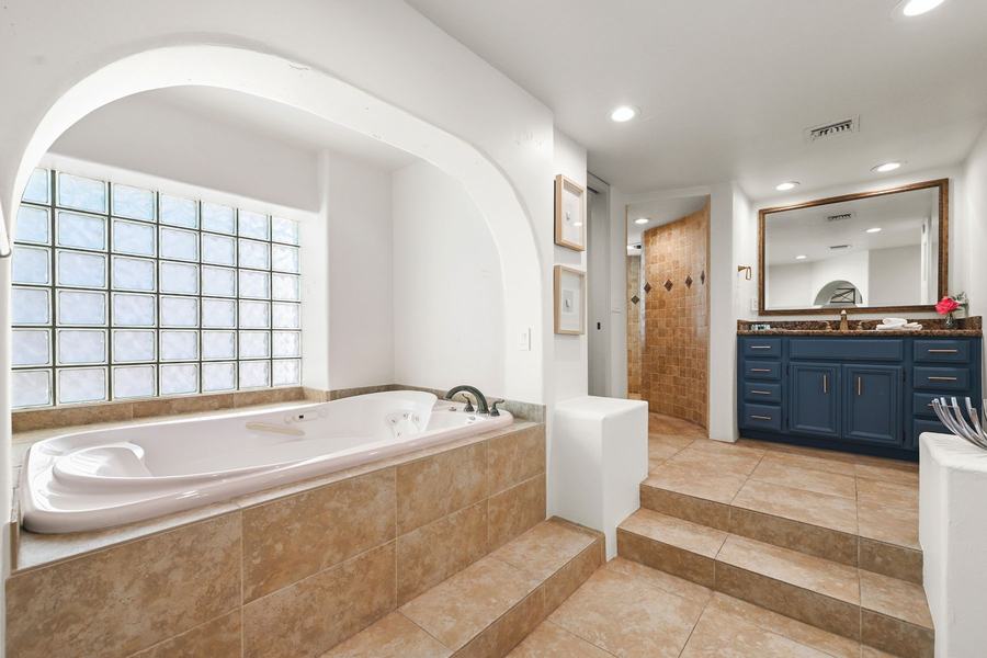 Primary bath spa detail, Valley Vista Estate
