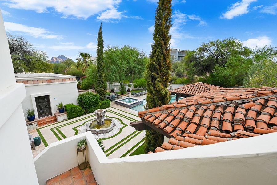 Backyard overview, Valley Vista Estate